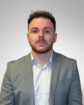 Staff member GAVIN BAXLEY from 4f542a4d56e5