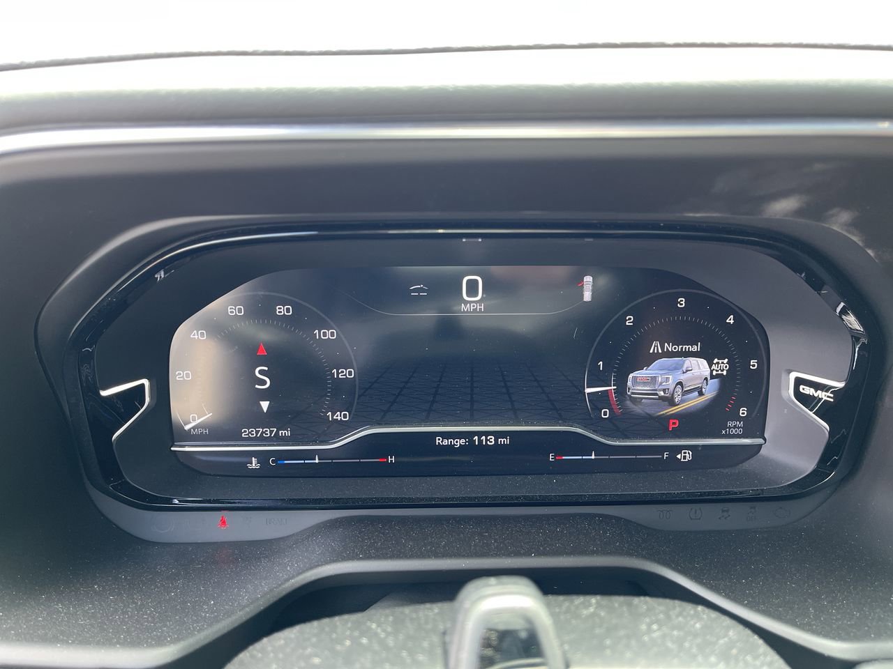 2024 GMC Yukon Denali Ultimate - Photo 11