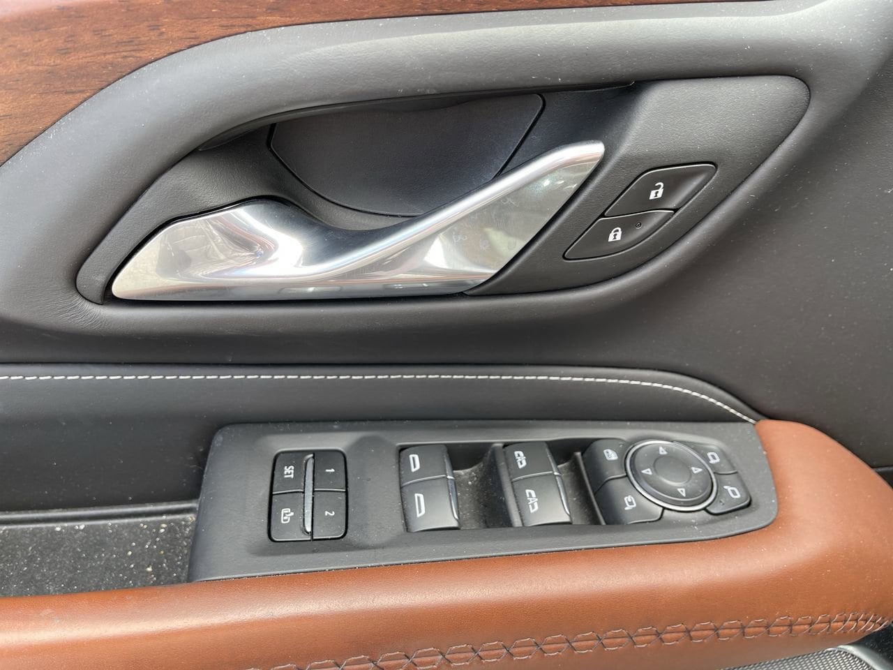 2024 GMC Yukon Denali Ultimate - Photo 24