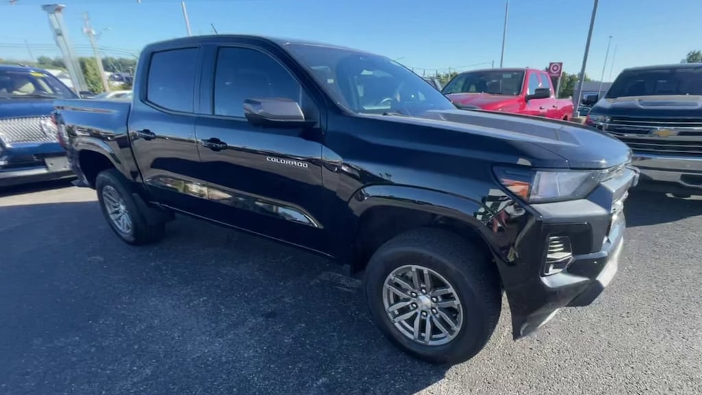 Used 2023 Chevrolet Colorado 4WD LT Truck