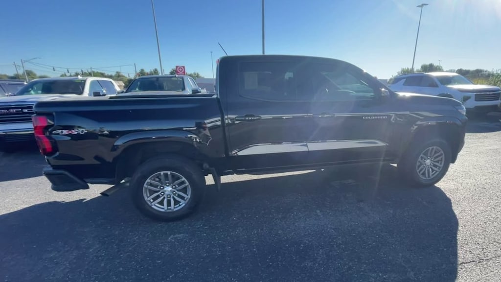 Used 2023 Chevrolet Colorado 4WD LT Truck