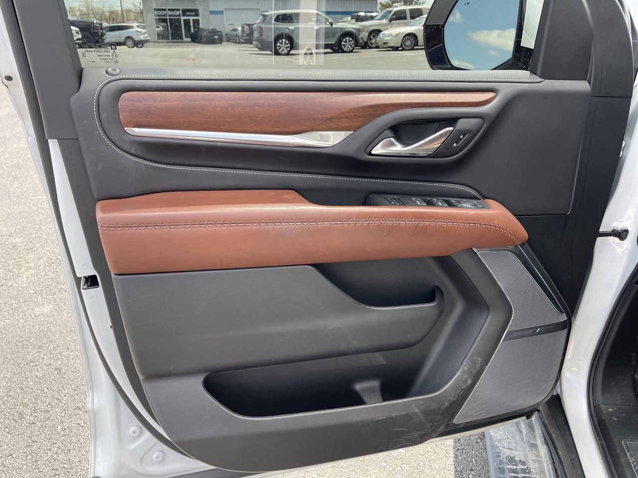 2024 GMC Yukon Denali Ultimate - Photo 23