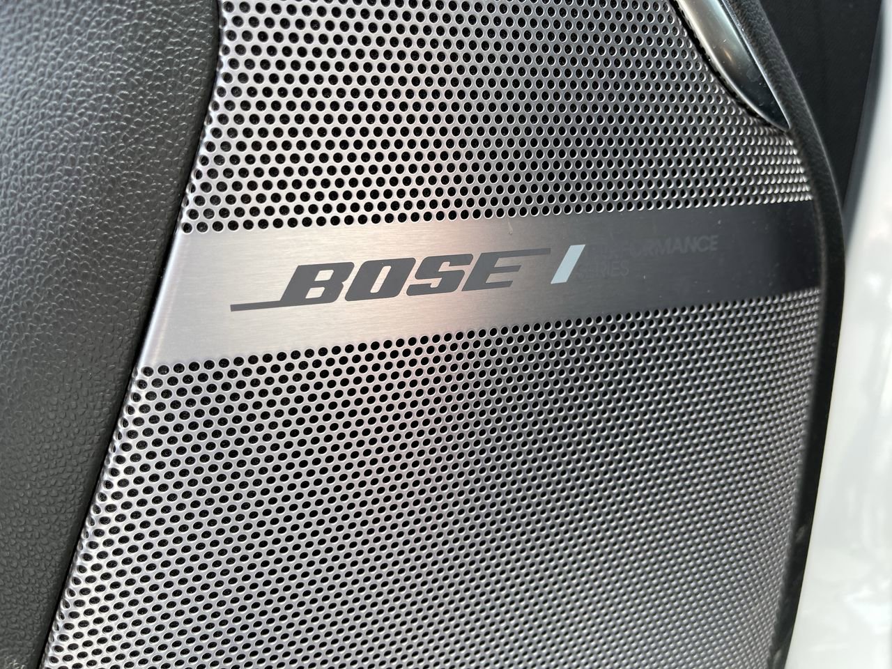2024 GMC Yukon Denali Ultimate - Photo 25