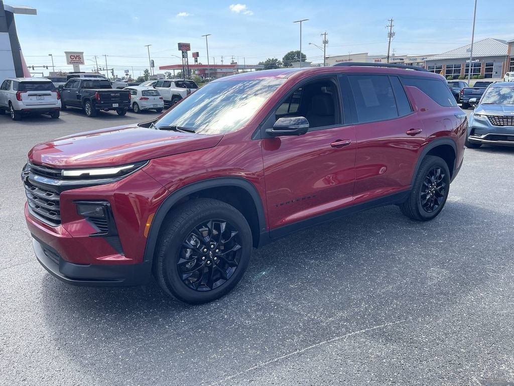 Used 2024 Chevrolet Traverse LT SUV