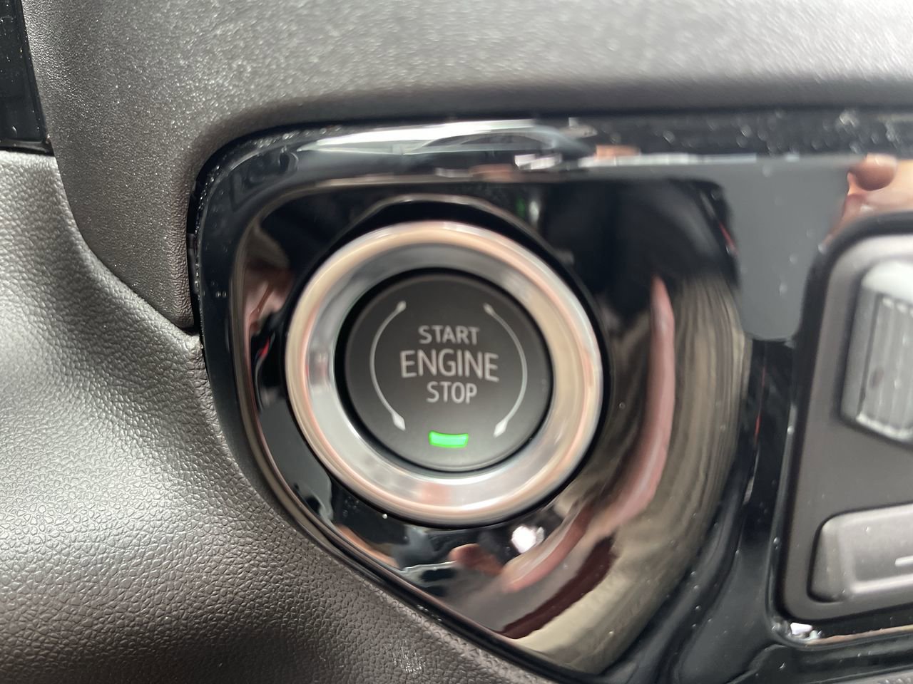 2025 GMC Sierra 1500 Elevation - Photo 17