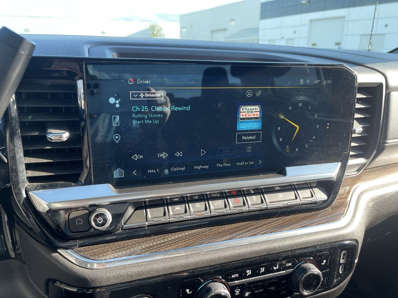 2024 Chevrolet Silverado 1500 LT - Photo 13