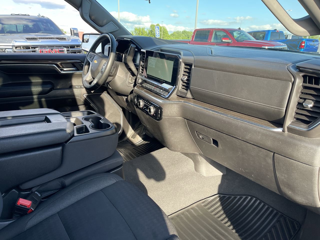 2024 Chevrolet Silverado 1500 LT - Photo 28