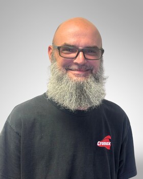 Staff member Elton Briles from ID_be915c