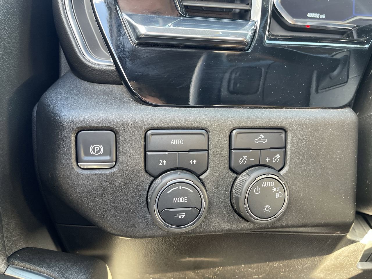 2024 Chevrolet Silverado 1500 LT - Photo 18