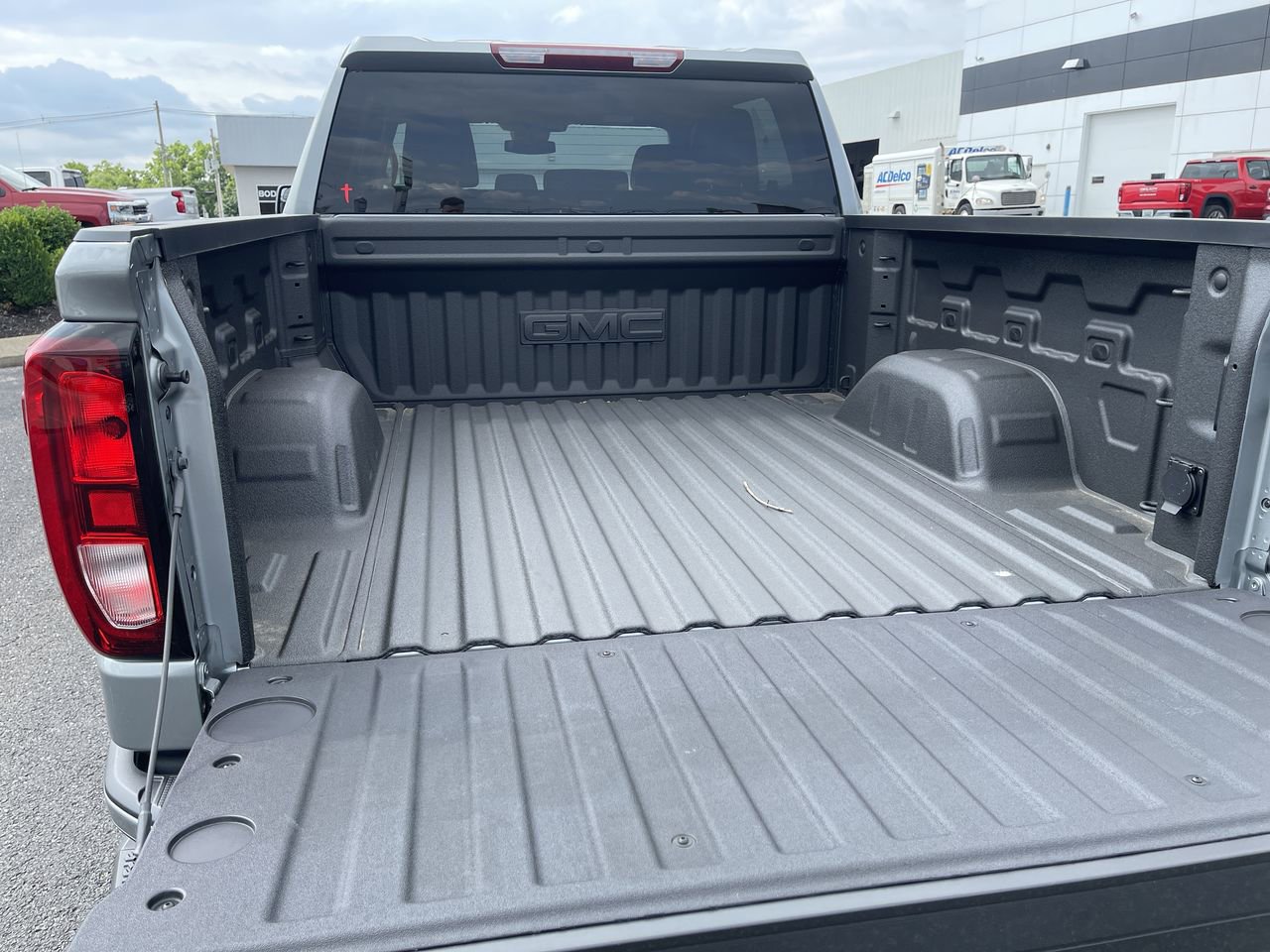 2025 GMC Sierra 1500 Elevation - Photo 25