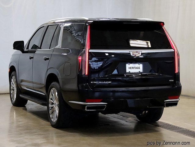2021 Cadillac Escalade Premium Luxury photo 3