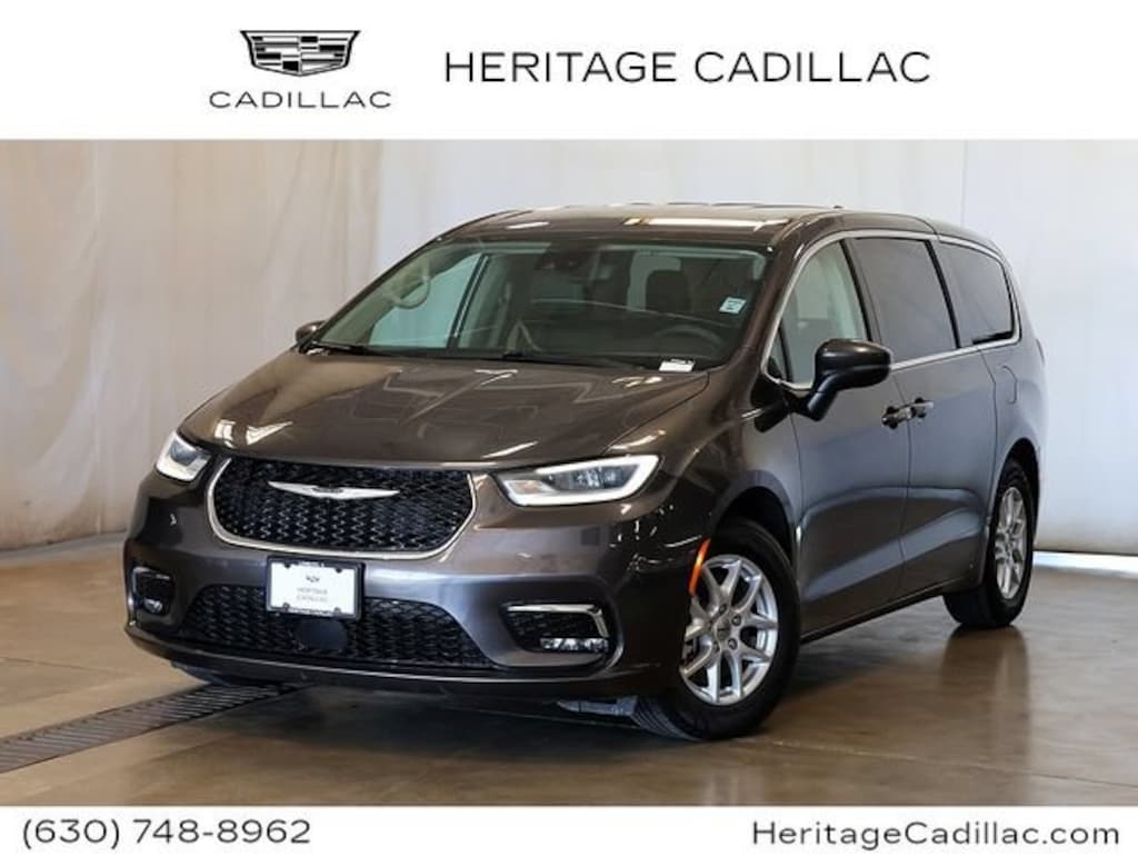 Used 2023 Chrysler Pacifica Touring L