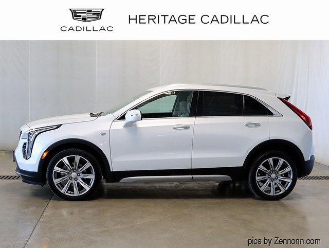 2023 Cadillac XT4 Premium Luxury photo 2