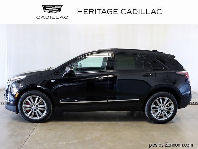 2023 Cadillac XT5 Sport photo 2