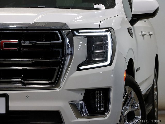 2023 Gmc Yukon XL SLT photo 3