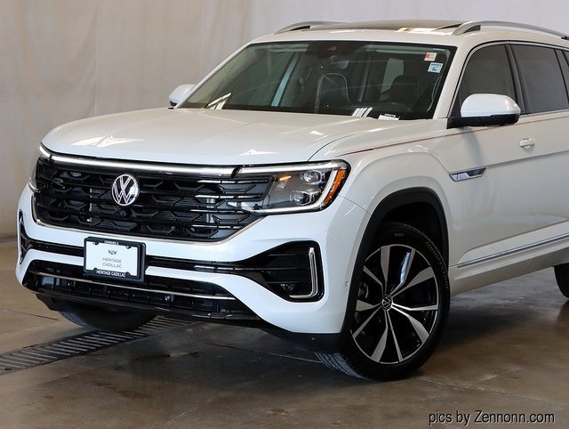2024 Volkswagen Atlas SEL Premium R-Line photo 2