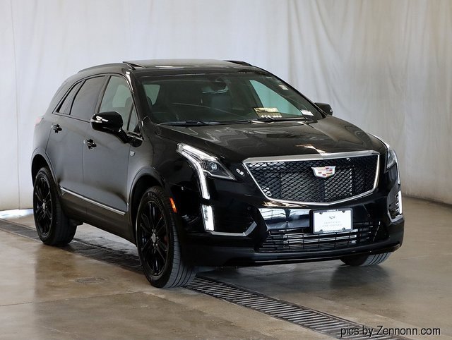 2023 Cadillac XT5 Sport photo 3