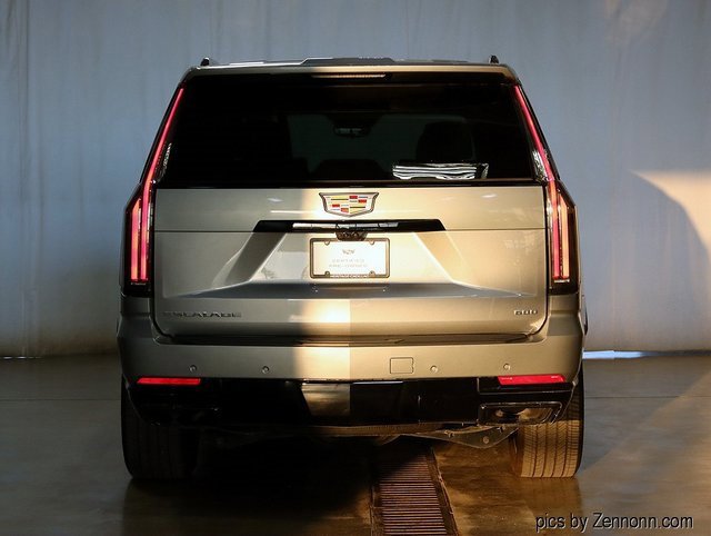 2025 Cadillac Escalade ESV Sport photo 4