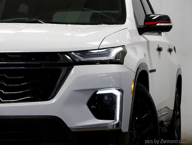 2023 Chevrolet Traverse Premier photo 3