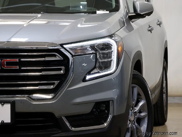 Used 2024 GMC Terrain SLT SUV