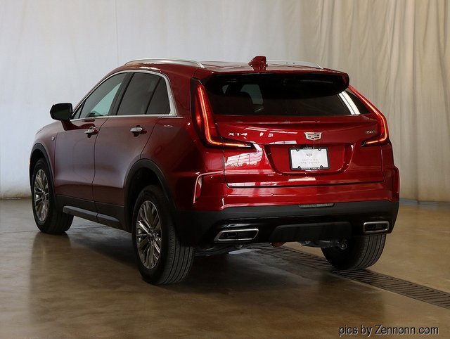 2024 Cadillac XT4 Premium Luxury photo 3