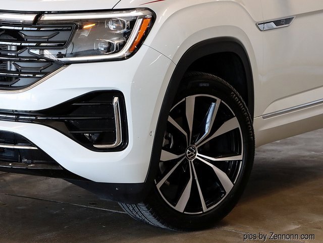 2024 Volkswagen Atlas SEL Premium R-Line photo 3