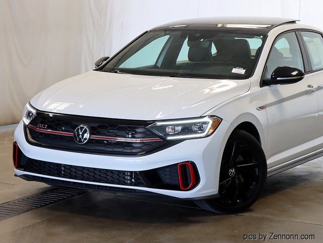 2024 Volkswagen Jetta GLI Autobahn photo 2