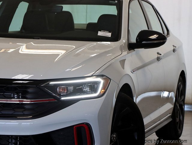 2024 Volkswagen Jetta GLI Autobahn photo 4