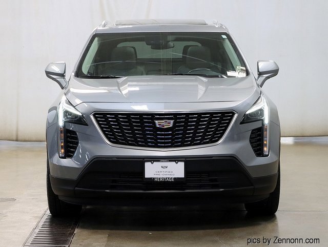 2023 Cadillac XT4 Luxury photo 2