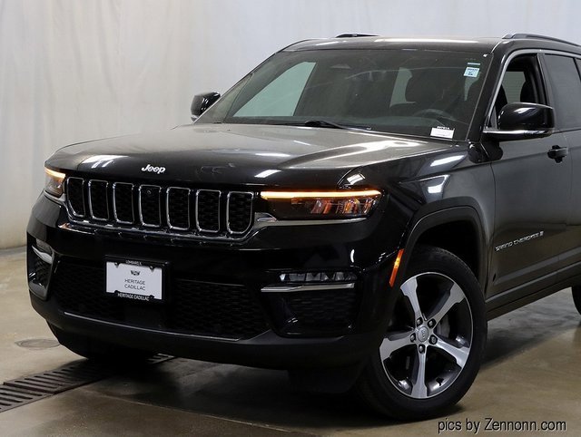 2024 Jeep Grand Cherokee Limited photo 2