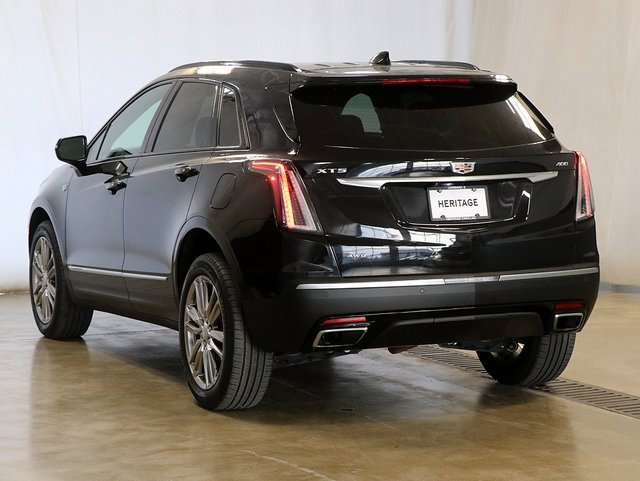 2022 Cadillac XT5 Sport photo 3