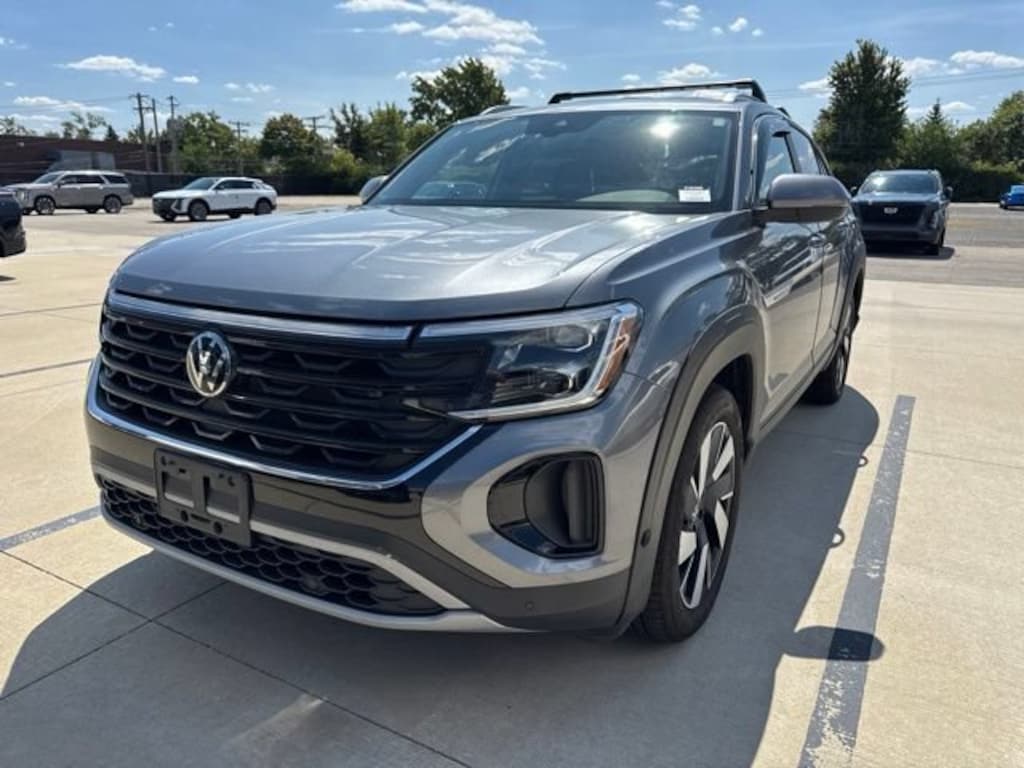 Used 2024 Volkswagen Atlas Cross Sport 2.0T SE w/Technology