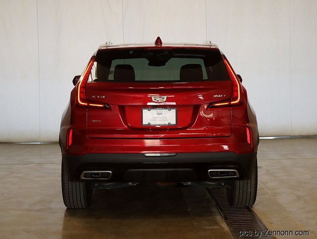 2024 Cadillac XT4 Premium Luxury photo 4