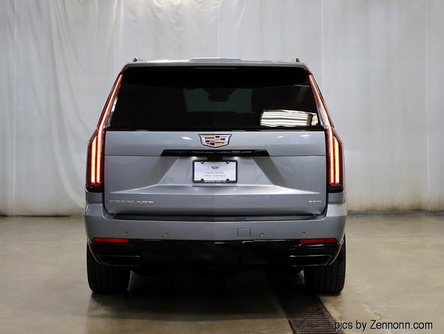 2025 Cadillac Escalade Sport photo 3