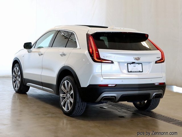 2023 Cadillac XT4 Premium Luxury photo 3