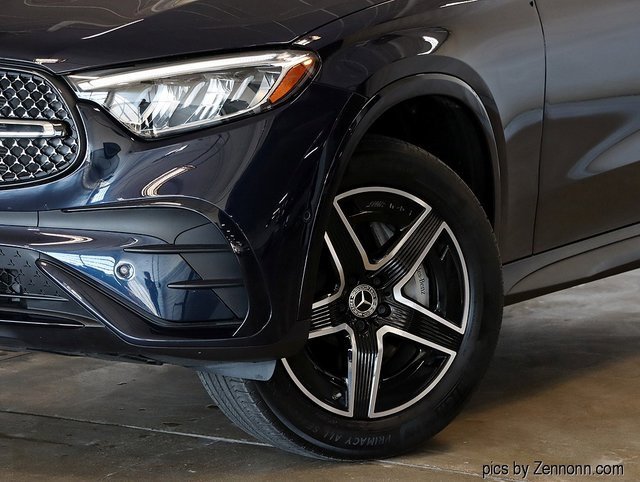 2023 Mercedes Benz GLC 300 4MATIC photo 3