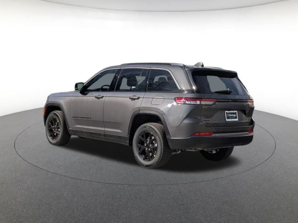 New 2026 Jeep Grand Cherokee Laredo Sport Utility