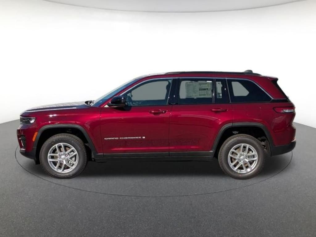 New 2025 Jeep Grand Cherokee Laredo Sport Utility