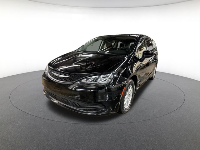 2024 Chrysler Voyager LX Minivan/Van's photo