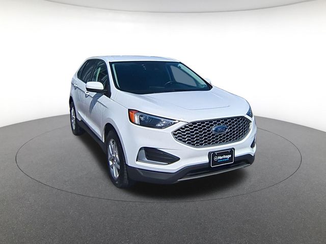 2023 Ford Edge SEL photo 3