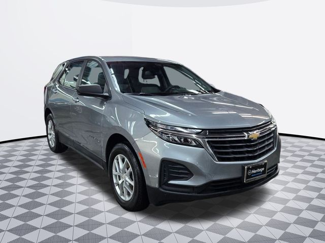 2023 Chevrolet Equinox LS photo 3