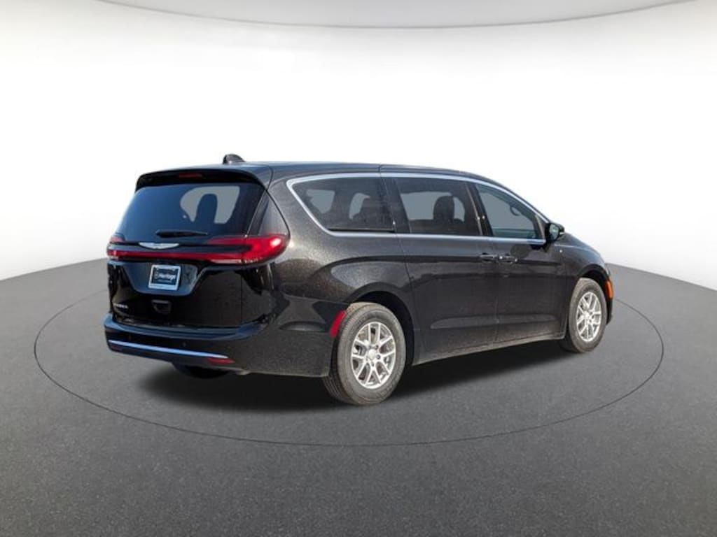 New 2026 Chrysler Pacifica Select Passenger Van