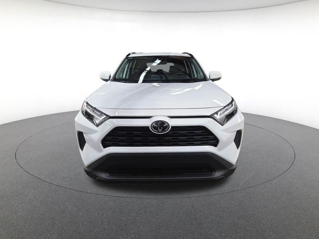 2025 Toyota RAV4 Hybrid XLE photo 2