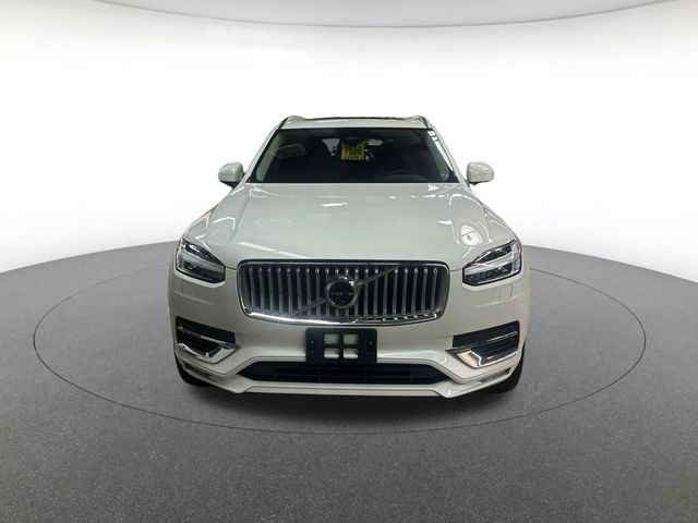 2025 Volvo XC90 B5 Plus photo 2