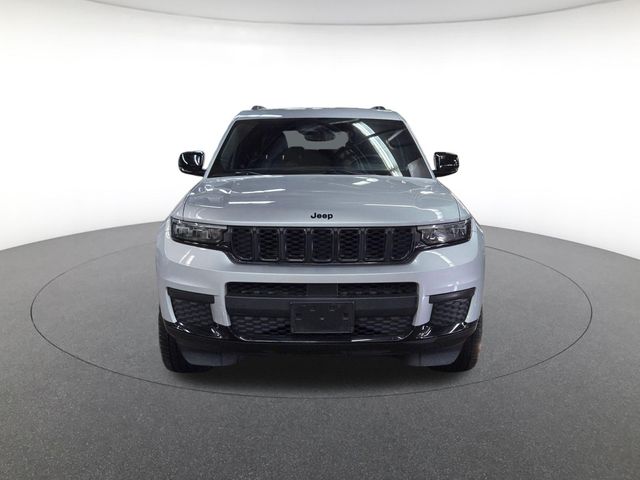 2022 Jeep Grand Cherokee Altitude photo 2