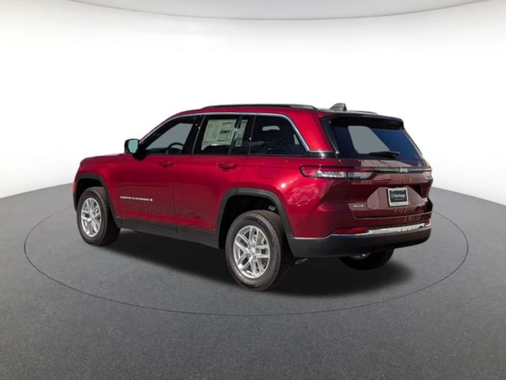 New 2025 Jeep Grand Cherokee Laredo Sport Utility
