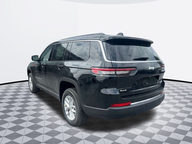 2025 Jeep Grand Cherokee Laredo photo 3