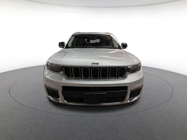 2022 Jeep Grand Cherokee Limited photo 2