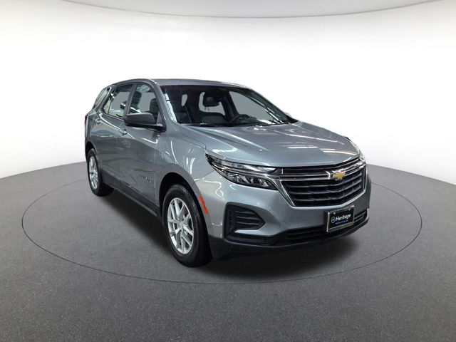 2023 Chevrolet Equinox LS photo 3