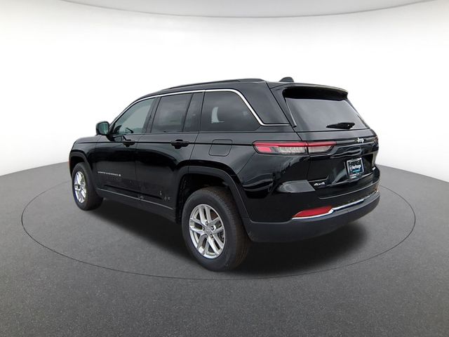 2025 Jeep Grand Cherokee Laredo Sport photo 2